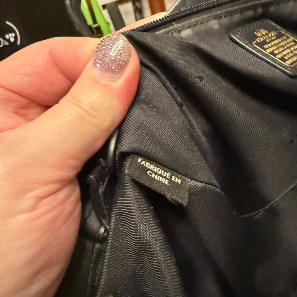 Coach Swagger 27 Black Leather Women's Bag - Picture 10 of 12